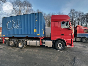 Konteineru vedējs/ Kravas automašīna ar noņemamā virsbūve DAF XF 530