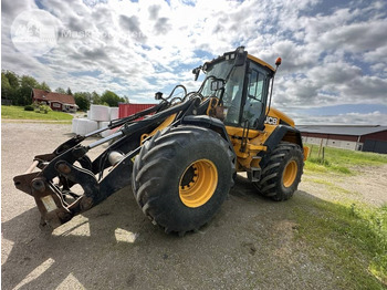 Riteņu iekrāvējs JCB 435