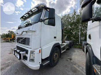 Konteineru vedējs/ Kravas automašīna ar noņemamā virsbūve VOLVO FH12 460