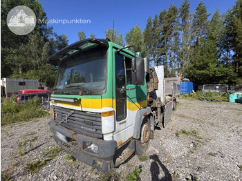 Kravas auto ar manipulatoru VOLVO FL