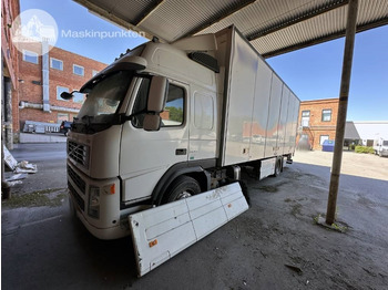 Kravas automašīna ar slēgto virsbūvi VOLVO FM 300
