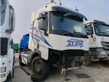 Vilcējs RENAULT T 520