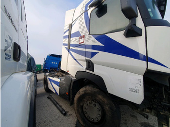 Vilcējs RENAULT T520: foto 3