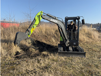 Jaunā Mini-ekskavators ZAOX ZA28A: foto 2