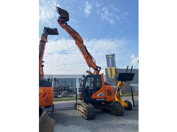 Kāpurķēžu ekskavators DOOSAN DX140LCR-5