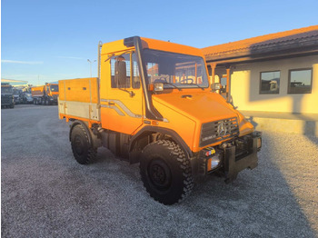 Kravas automašīna pašizgāzējs UNIMOG U90