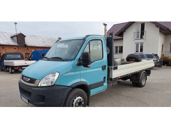 Automašīna ar kravas platformu IVECO Daily