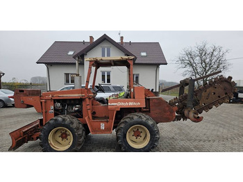 Riteņu ekskavators DITCH WITCH