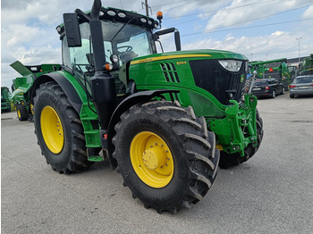 Traktors JOHN DEERE 6215R