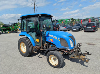 Traktors NEW HOLLAND Boomer