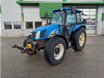 Traktors NEW HOLLAND T5050