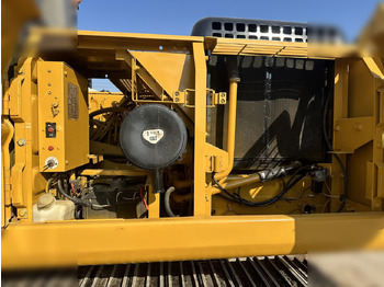 Kāpurķēžu ekskavators CATERPILLAR 320BL: foto 5