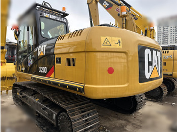Kāpurķēžu ekskavators CATERPILLAR 320D