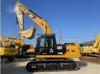 Kāpurķēžu ekskavators CATERPILLAR 320D