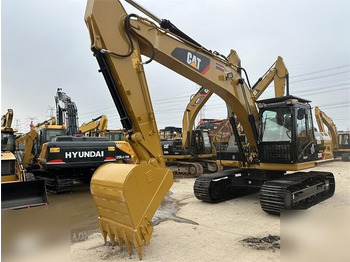Kāpurķēžu ekskavators CATERPILLAR 320D2