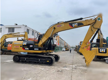 Kāpurķēžu ekskavators CATERPILLAR 320D2