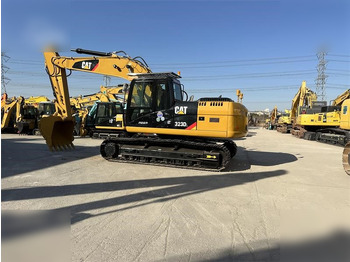 Kāpurķēžu ekskavators CATERPILLAR 323D