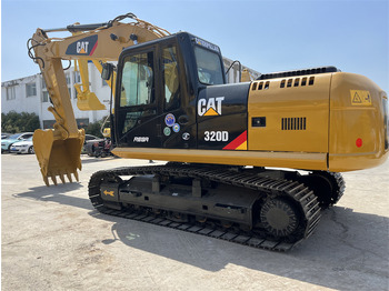 Kāpurķēžu ekskavators CATERPILLAR 320D