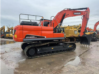 Kāpurķēžu ekskavators DOOSAN DX225LCA