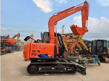 Kāpurķēžu ekskavators HITACHI ZX70