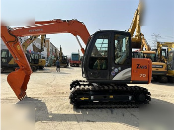 Kāpurķēžu ekskavators HITACHI ZX70