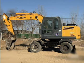 Riteņu ekskavators HYUNDAI
