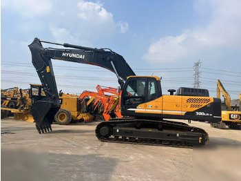 Kāpurķēžu ekskavators HYUNDAI