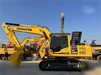 Kāpurķēžu ekskavators KOMATSU PC200-8