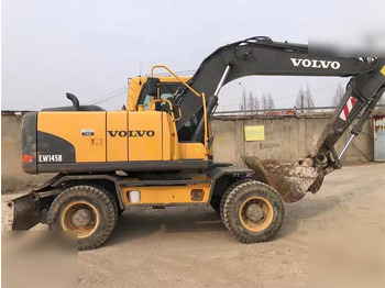 Riteņu ekskavators VOLVO