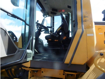Riteņu iekrāvējs Volvo L 120 F: foto 2