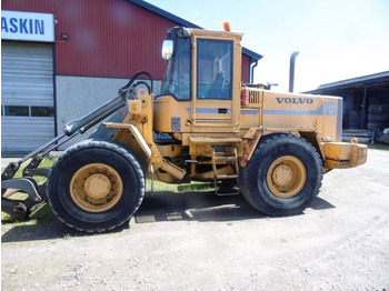 Riteņu iekrāvējs VOLVO L90