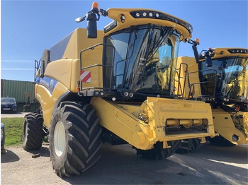 Labības kombains NEW HOLLAND CX series