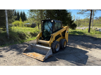Kompaktiekrāvējs CATERPILLAR 226D