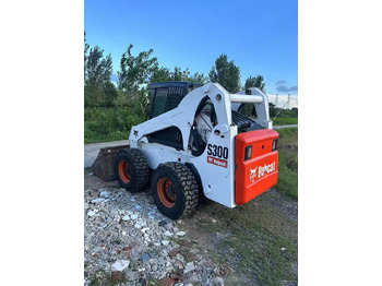 Kompaktiekrāvējs BOBCAT S300