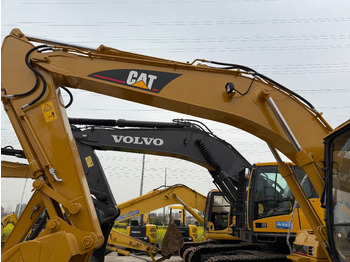 Kāpurķēžu ekskavators CATERPILLAR 320B