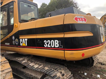 Kāpurķēžu ekskavators CATERPILLAR 320B