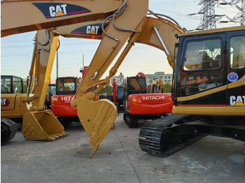 Kāpurķēžu ekskavators CATERPILLAR 320B