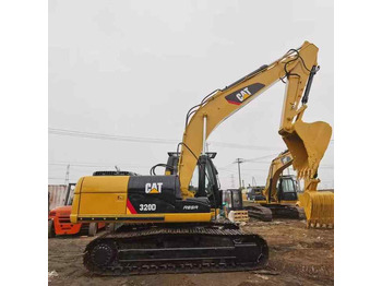 Ekskavators CATERPILLAR 320D