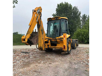 Ekskavators-iekrāvējs JCB 3CX