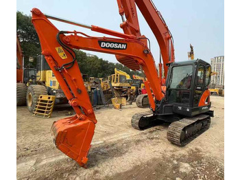 Ekskavators DOOSAN DX60