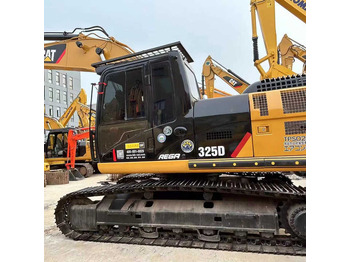 Kāpurķēžu ekskavators CATERPILLAR 325D
