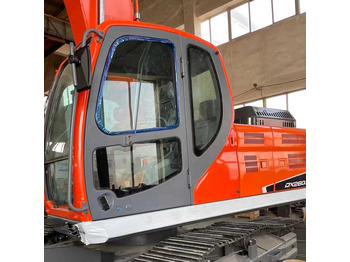 Ekskavators DOOSAN DX260