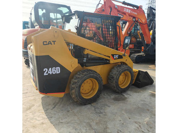 Kompaktiekrāvējs CATERPILLAR 226B