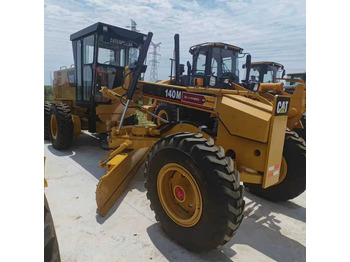 Ekskavators CATERPILLAR 140M