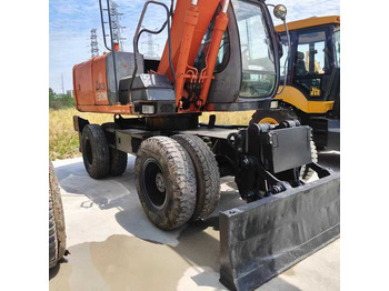 Ekskavators HITACHI ZX130W