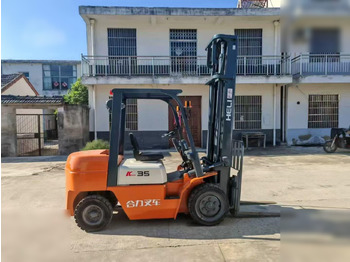 Dīzeļiekrāvējs HELI