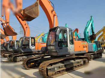 Kāpurķēžu ekskavators HITACHI ZX210