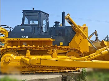 Buldozers SHANTUI