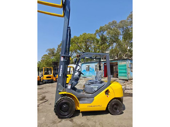 Ekskavators KOMATSU