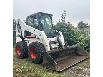 Kompaktiekrāvējs BOBCAT S300